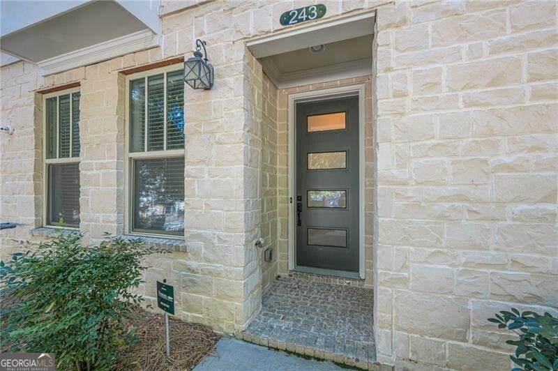 243 Franklin Road - Photo 1