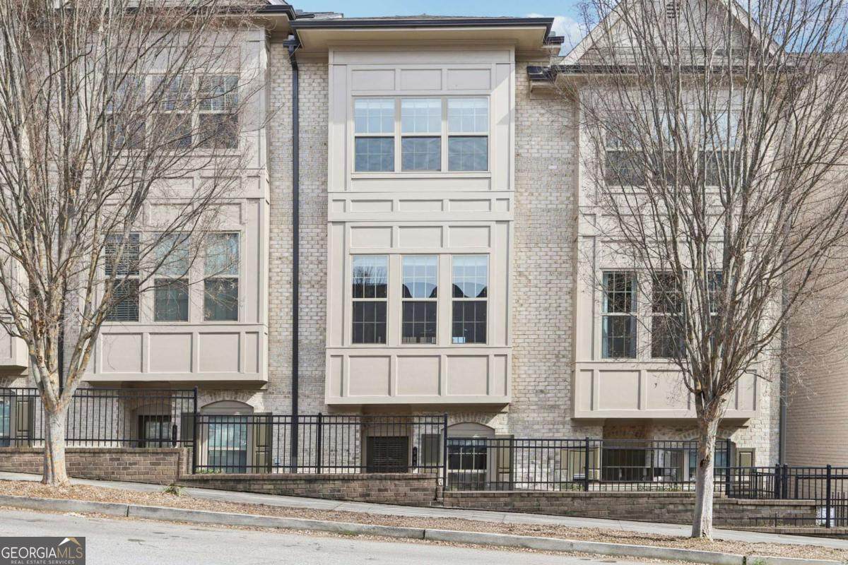 565 Broadview Place - Photo 1
