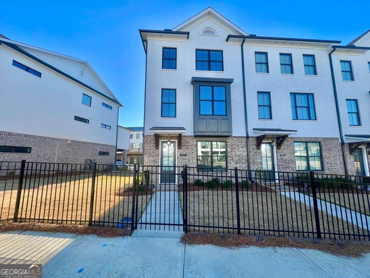 617 Millcroft Boulevard - Photo 1