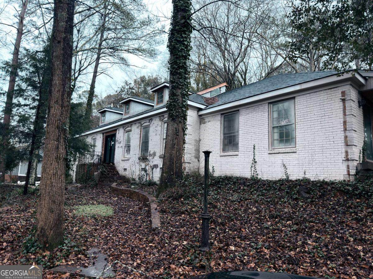 1480 Pineview Lane - Photo 1