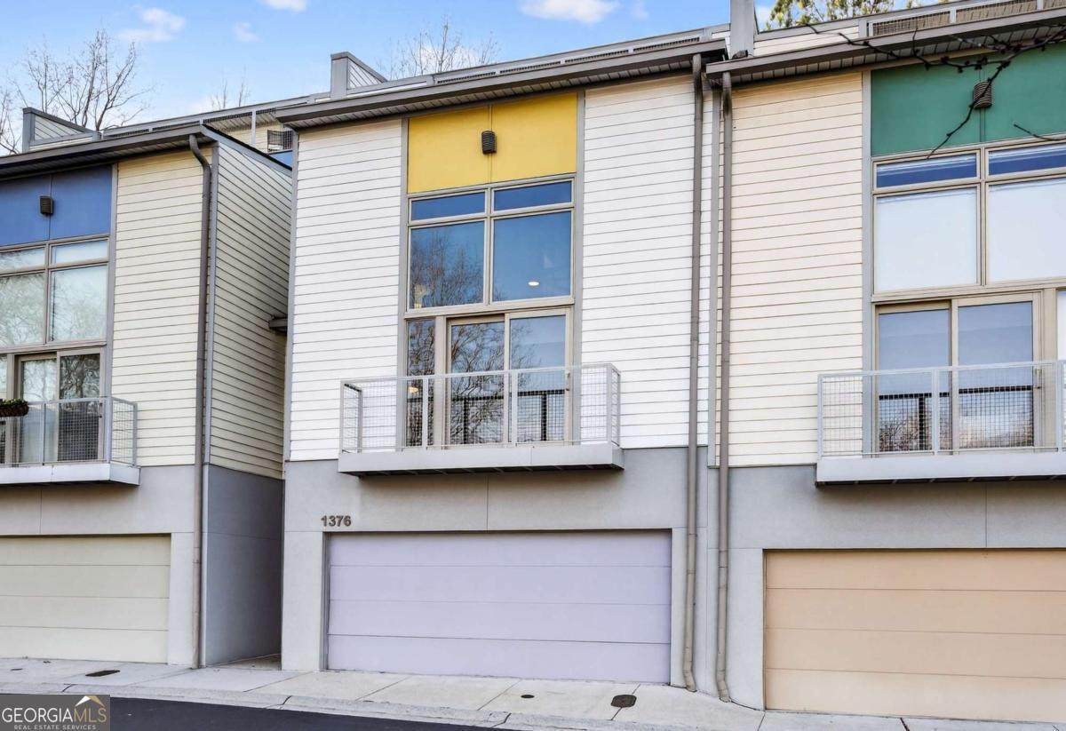 1376 Stirling Circle - Photo 1