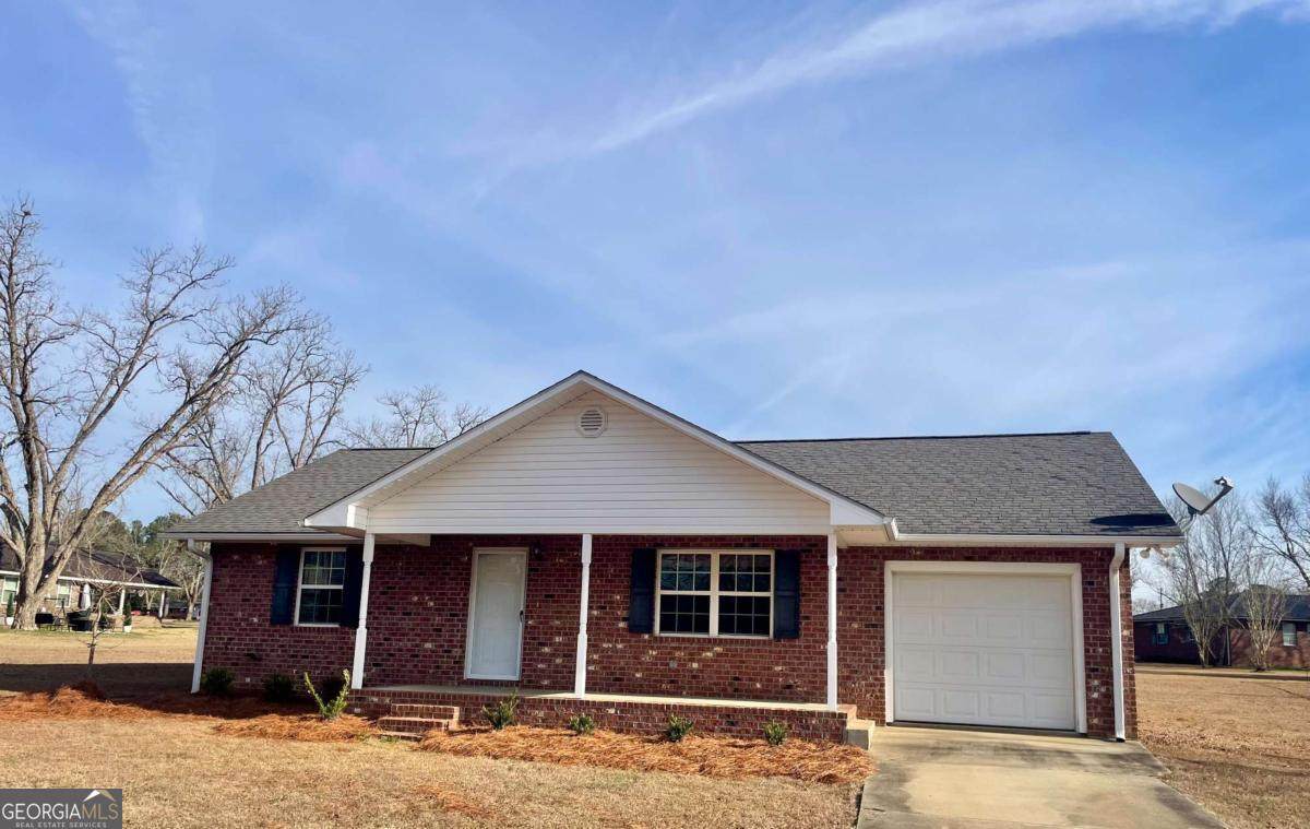 109 Lincoln Drive - Photo 1