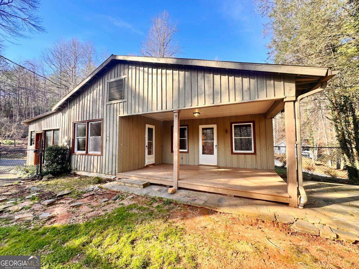 181 Barnyard Lane - Photo 1