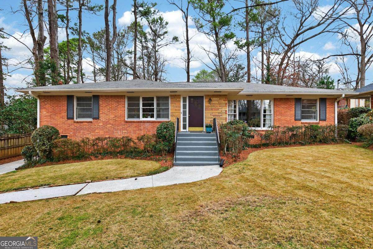 827 Pinetree Drive - Photo 1