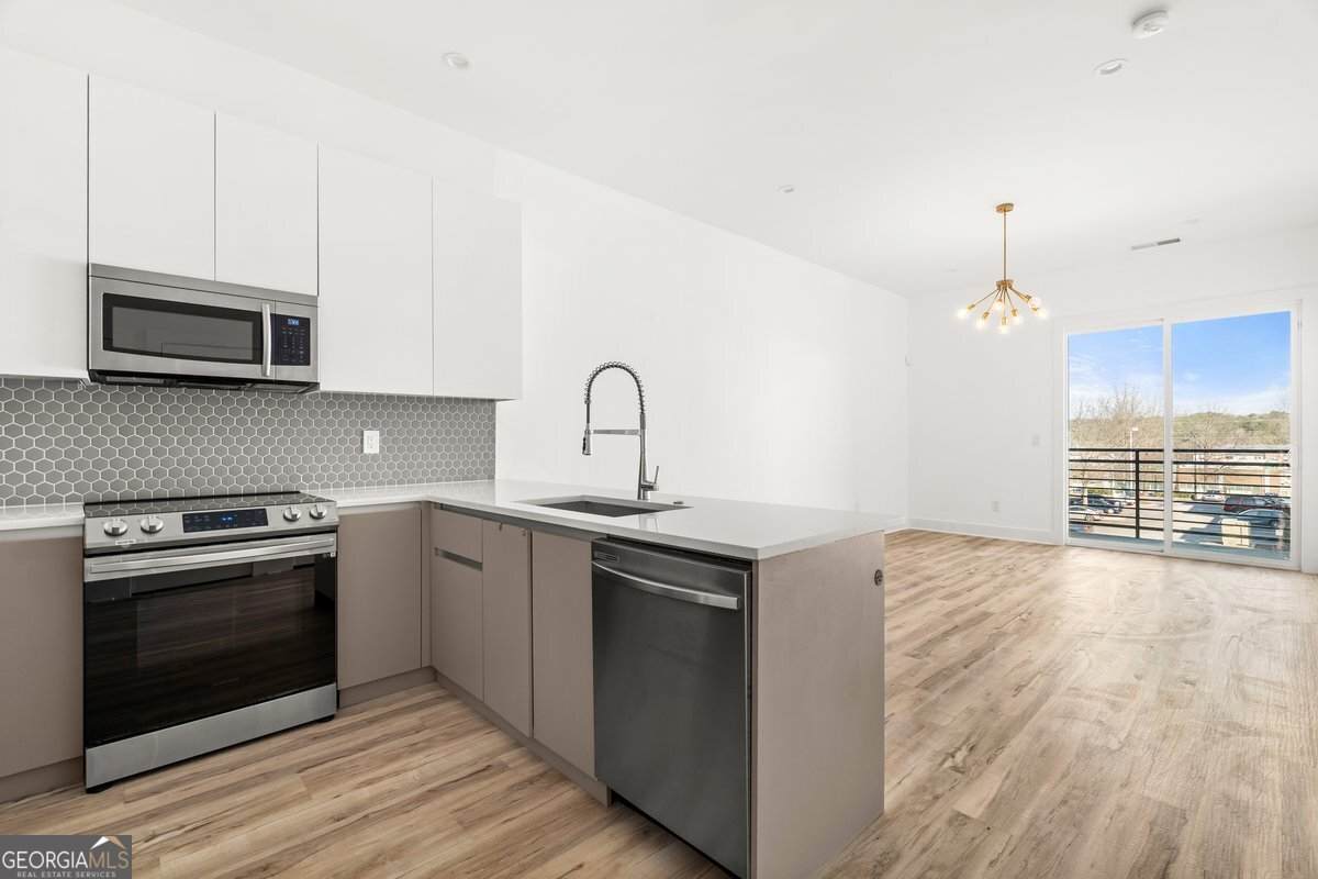 1155 Custer Avenue - Photo 1