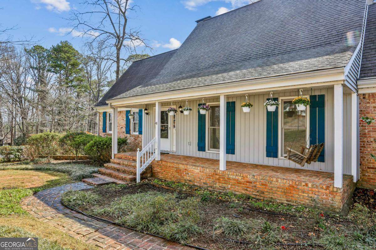 5622 Williamsburg Drive - Photo 1