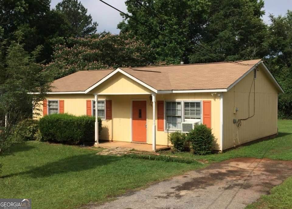 107 Oakwood Circle - Photo 1
