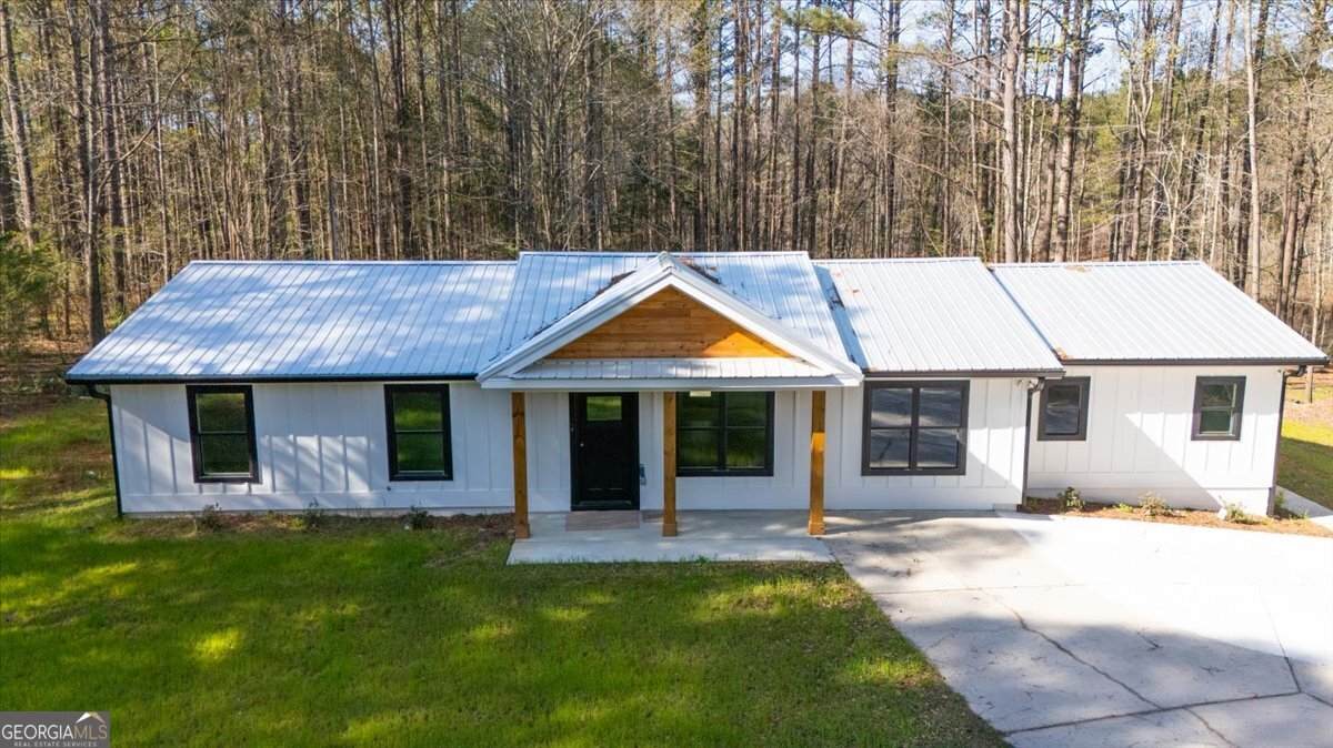 392 Ga Hwy 74 - Photo 1