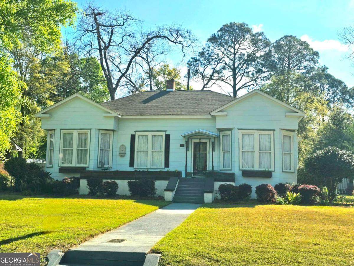 810 Lee Street - Photo 1
