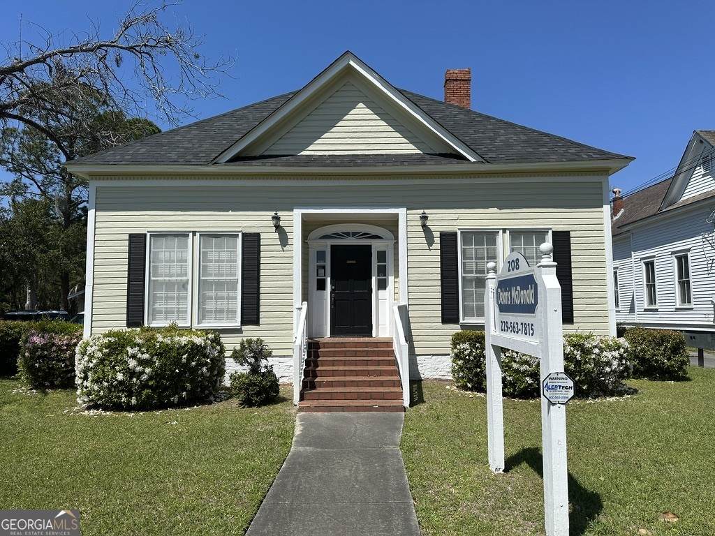 208 Gordon Street - Photo 1