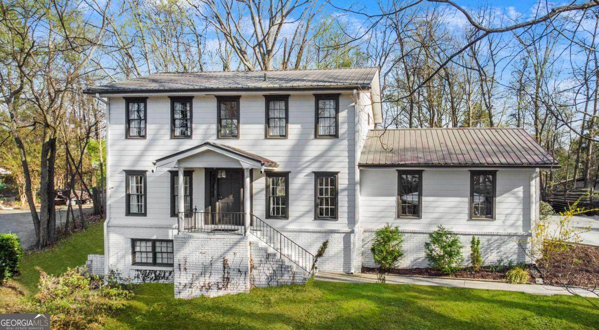 813 Lakeshore Drive - Photo 1