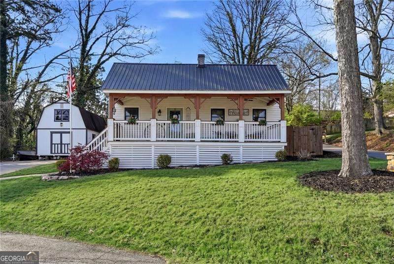 275 Strippling Street - Photo 1