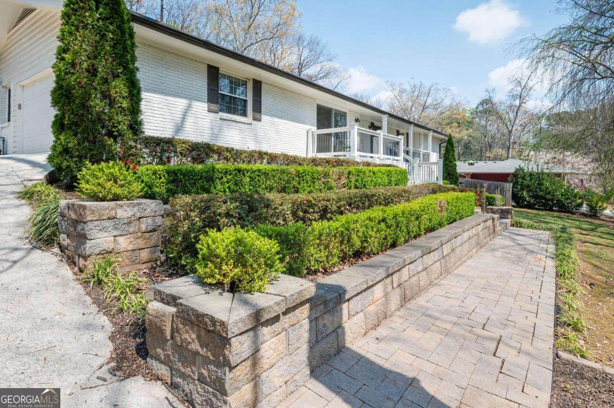 620 Spalding Drive - Photo 1