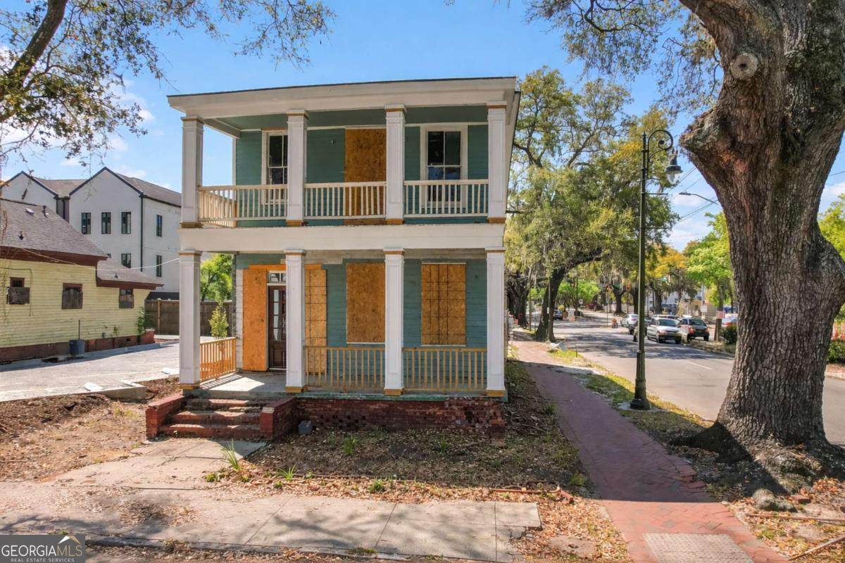 423 42Nd Street - Photo 1