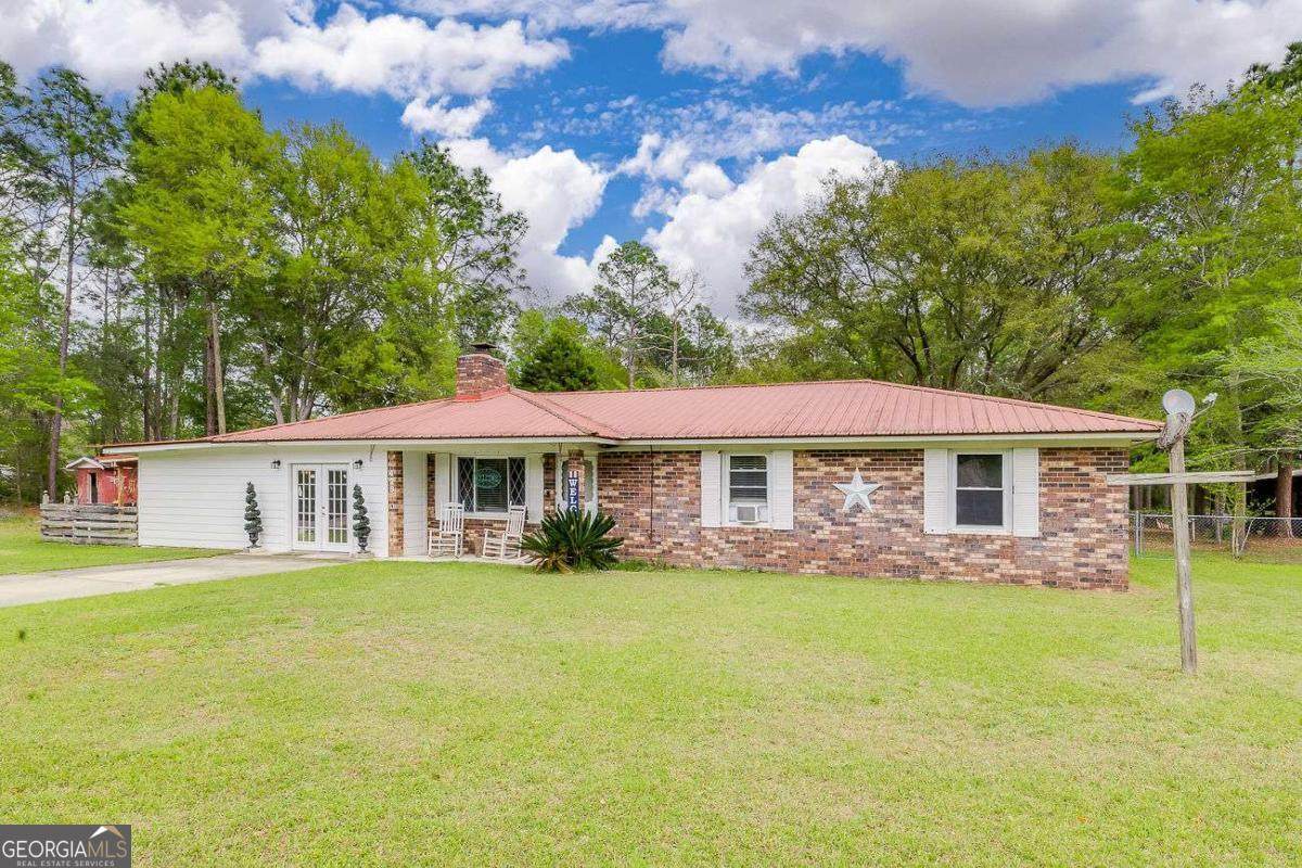 423 Pioneer Road - Photo 1