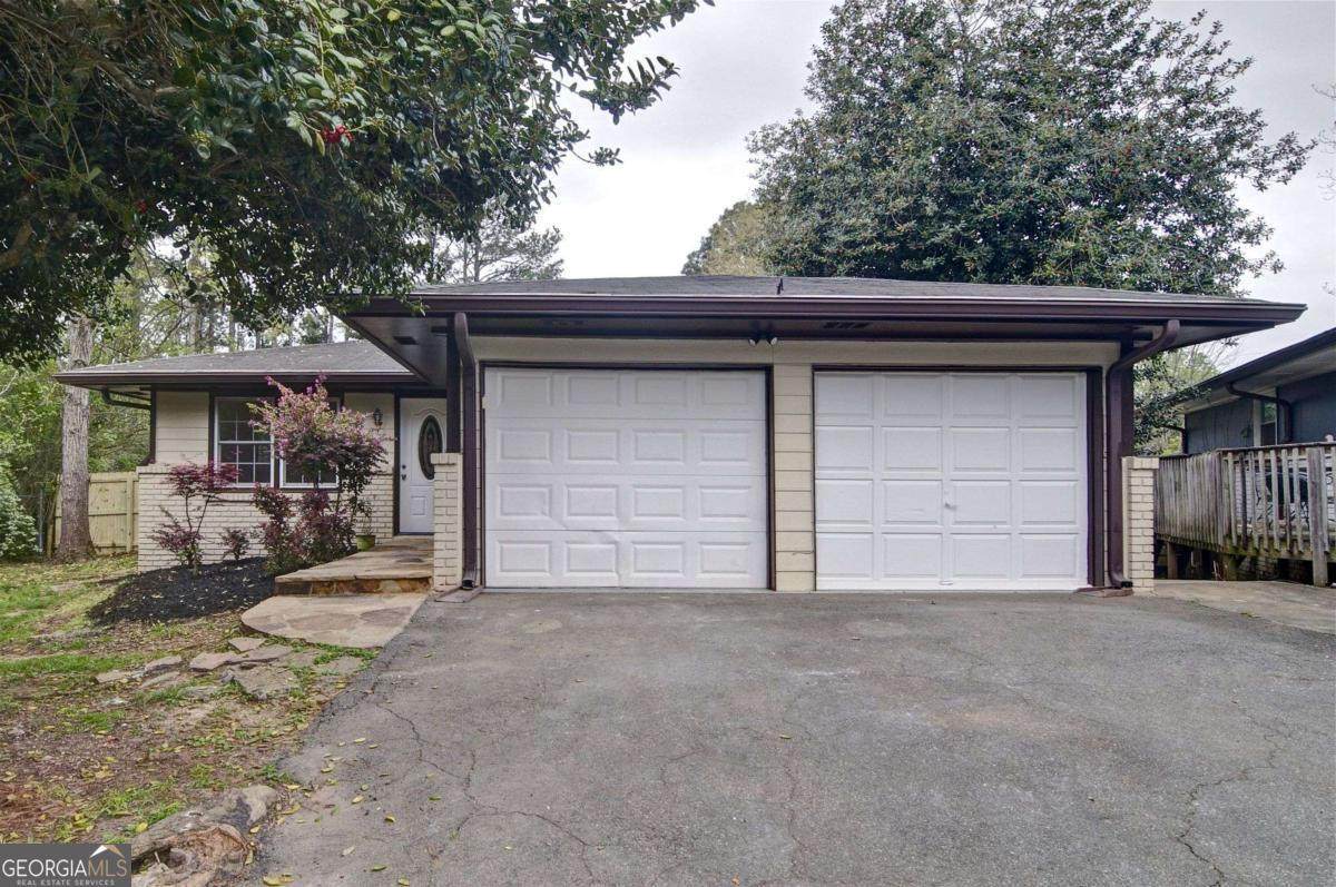 2890 Lakemont Place - Photo 1