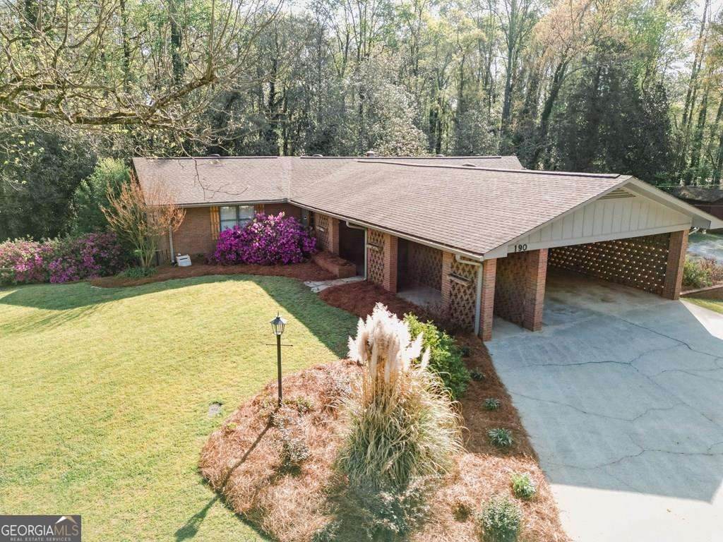 190 Fairlawn Drive - Photo 1