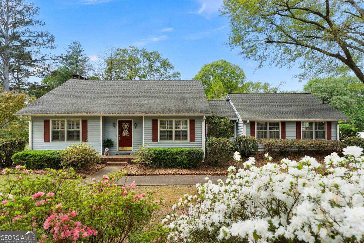 142 Plymouth Drive - Photo 1