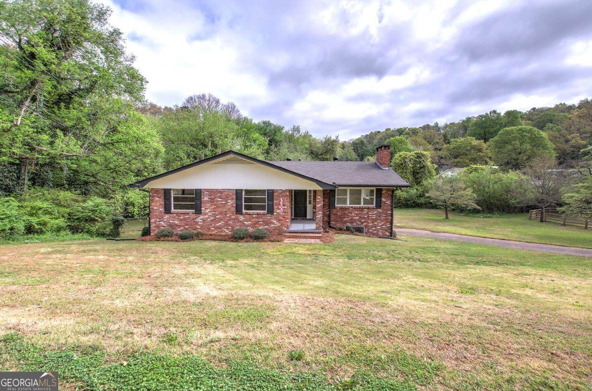 106 Sunset Drive - Photo 1