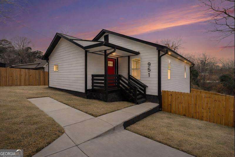 951 Reed Avenue - Photo 1