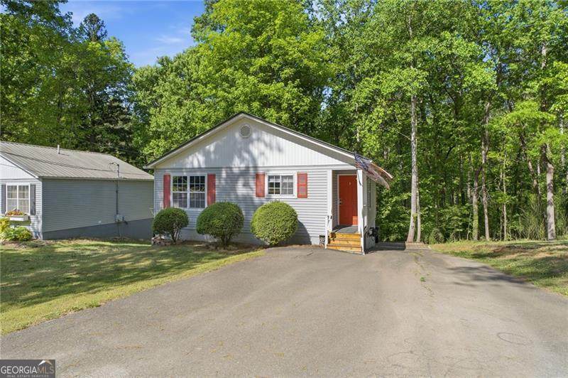 5135 Phoenix Street - Photo 1