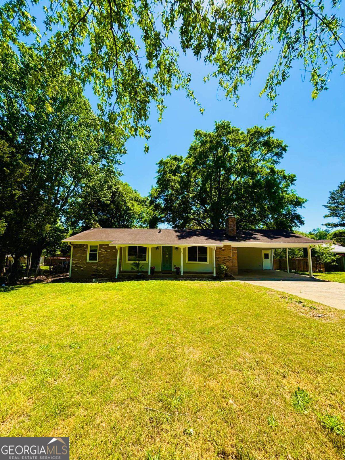 445 Vincent Drive - Photo 1