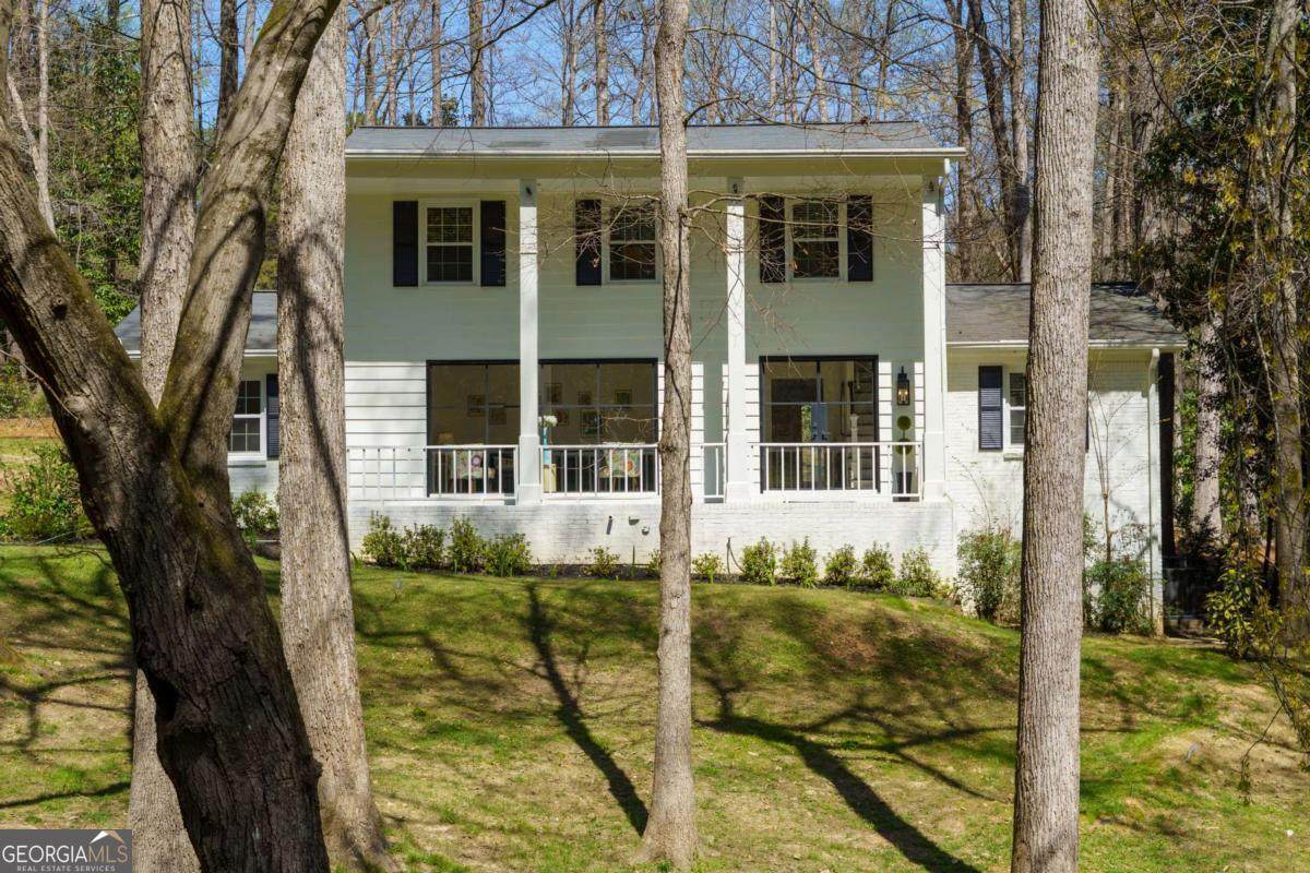 204 Devonwood Drive - Photo 1