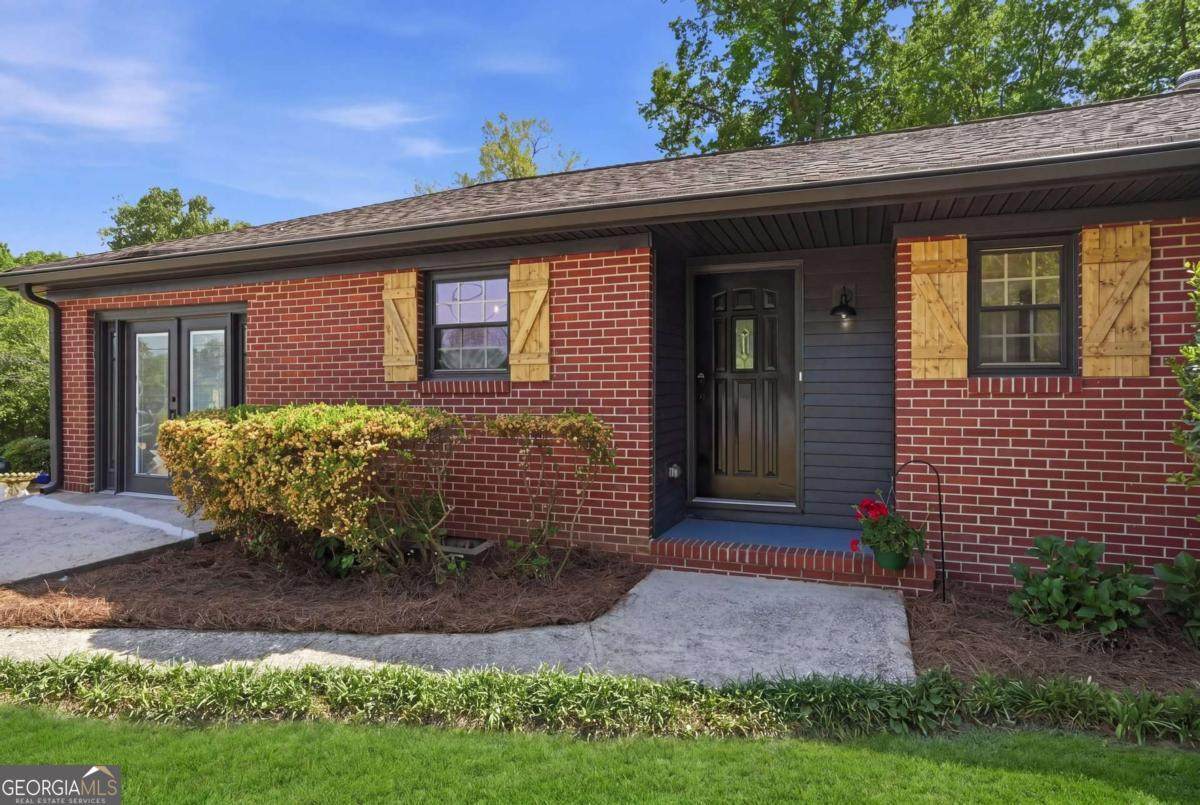 2880 Sherwood Road - Photo 1