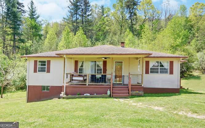 810 Grassy Creek Road - Photo 1