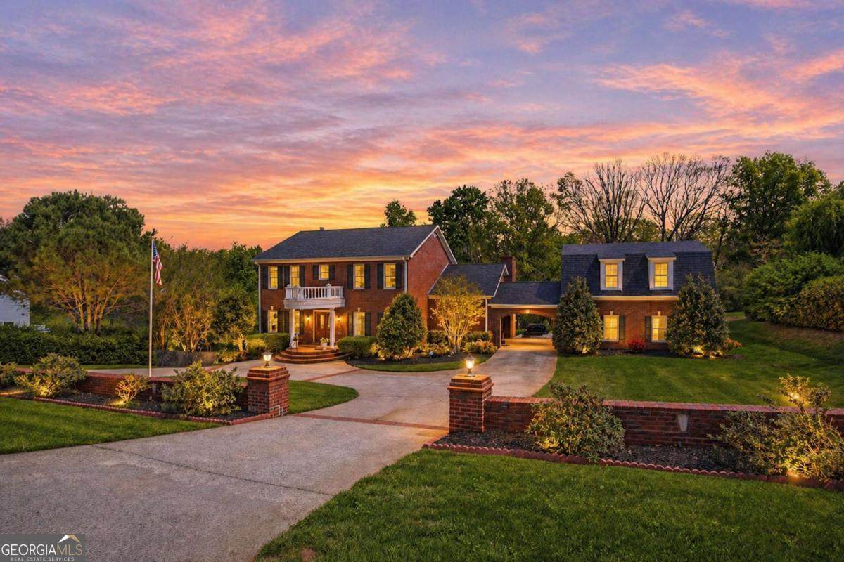 242 Cloudland Road - Photo 1