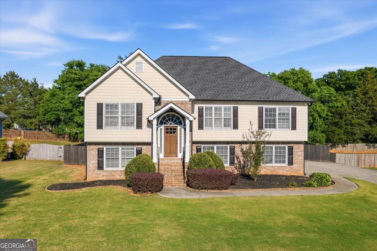 17 Colonial Circle - Photo 1