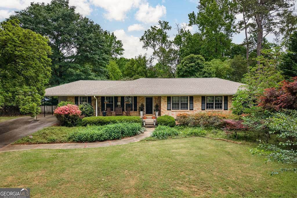 225 Greencrest Drive - Photo 1
