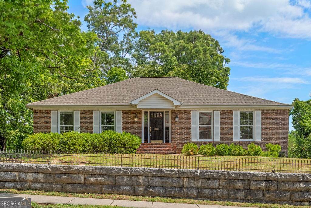 300 Forest Avenue - Photo 1