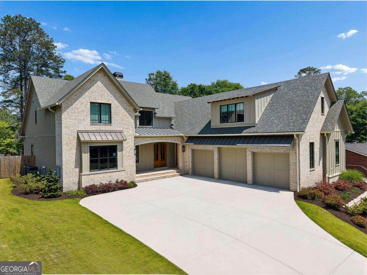 341 Mockingbird Lane - Photo 1