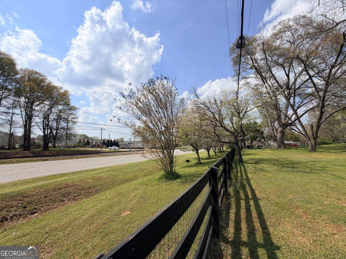 662 Old Gainesville Highway - Photo 1