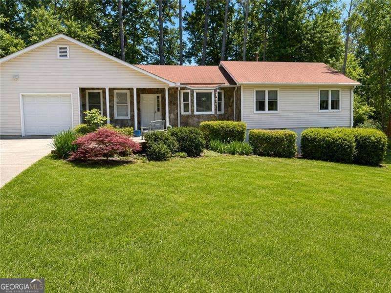 390 Sarsen Trail - Photo 1