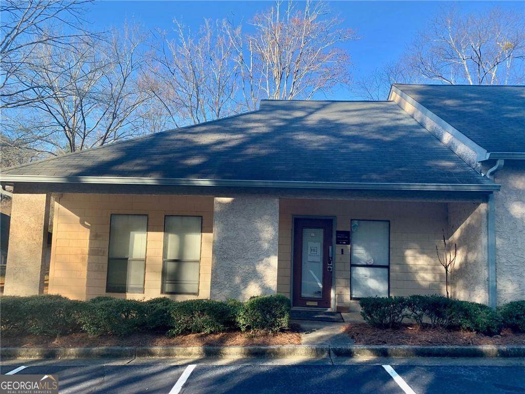 875 Old Roswell Road - Photo 1