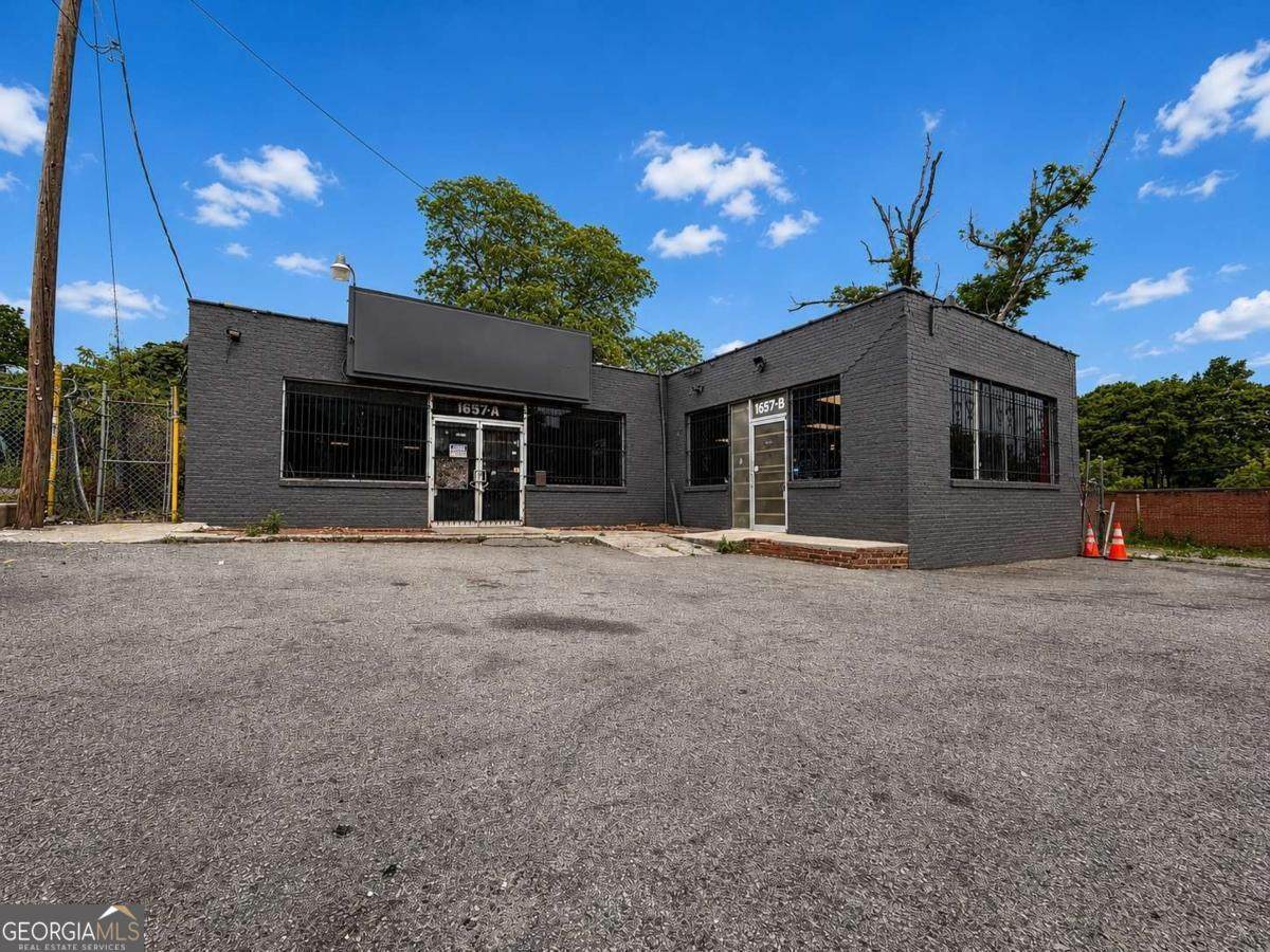 1657 Lakewood Avenue - Photo 1