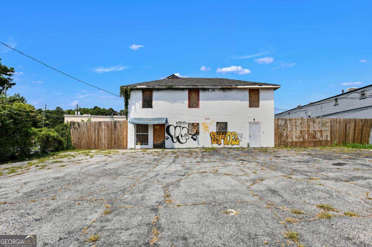 4022 Glenwood Road - Photo 1