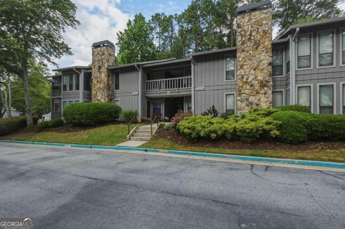 4012 Woodridge Way - Photo 1