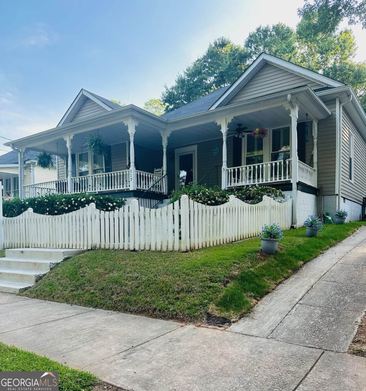 517 6th Street - Photo 1