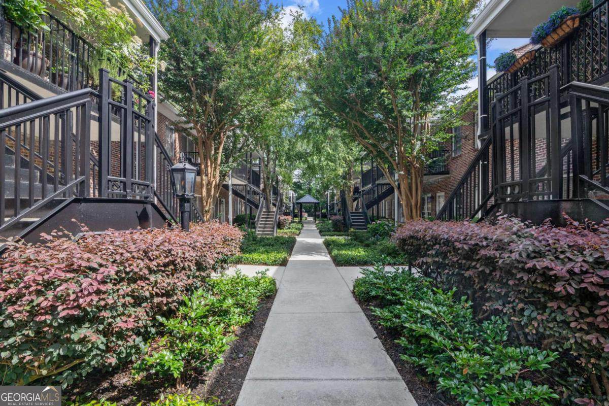 3675 Peachtree Road - Photo 1