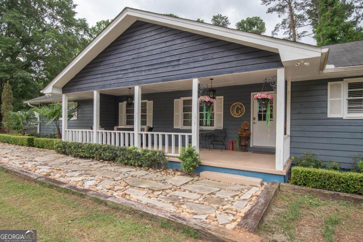 555 White Road - Photo 1