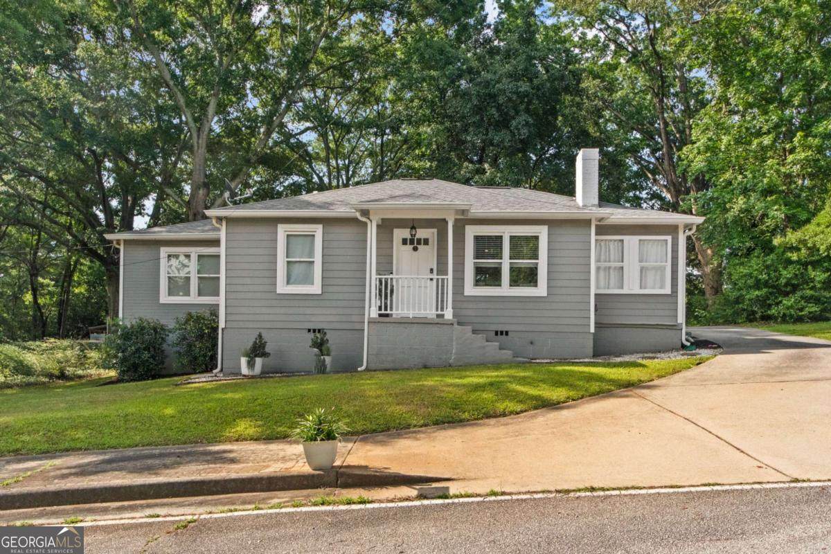 3465 Woodlawn Circle - Photo 1