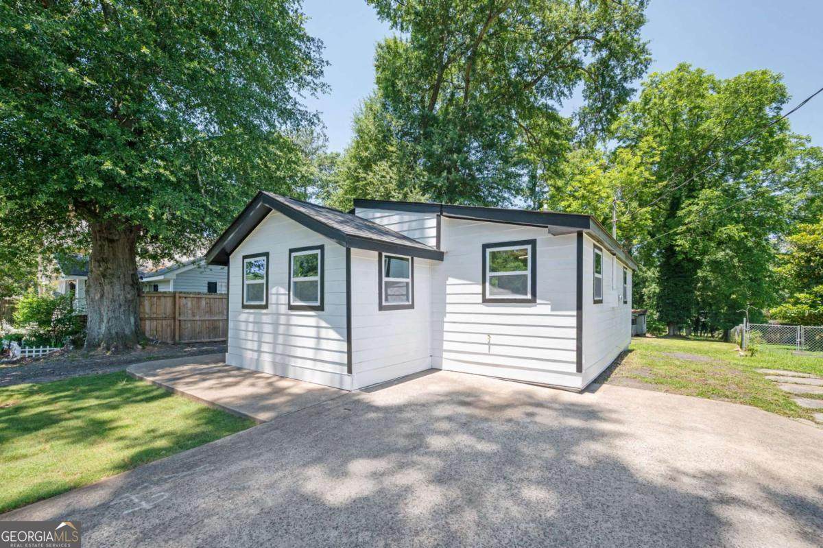 4690 Fowler Street - Photo 1