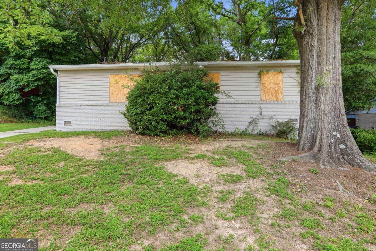 312 Fairburn Road - Photo 1