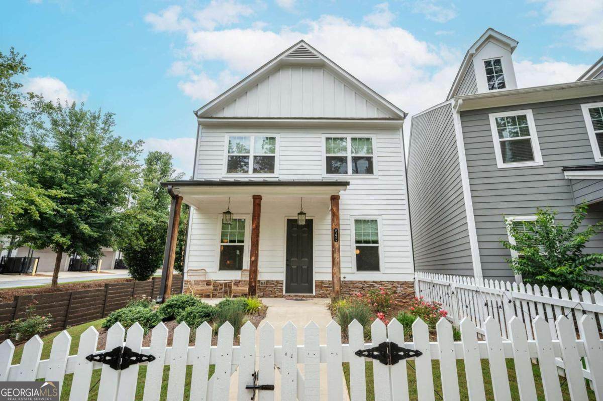 645 Everett Lane - Photo 1