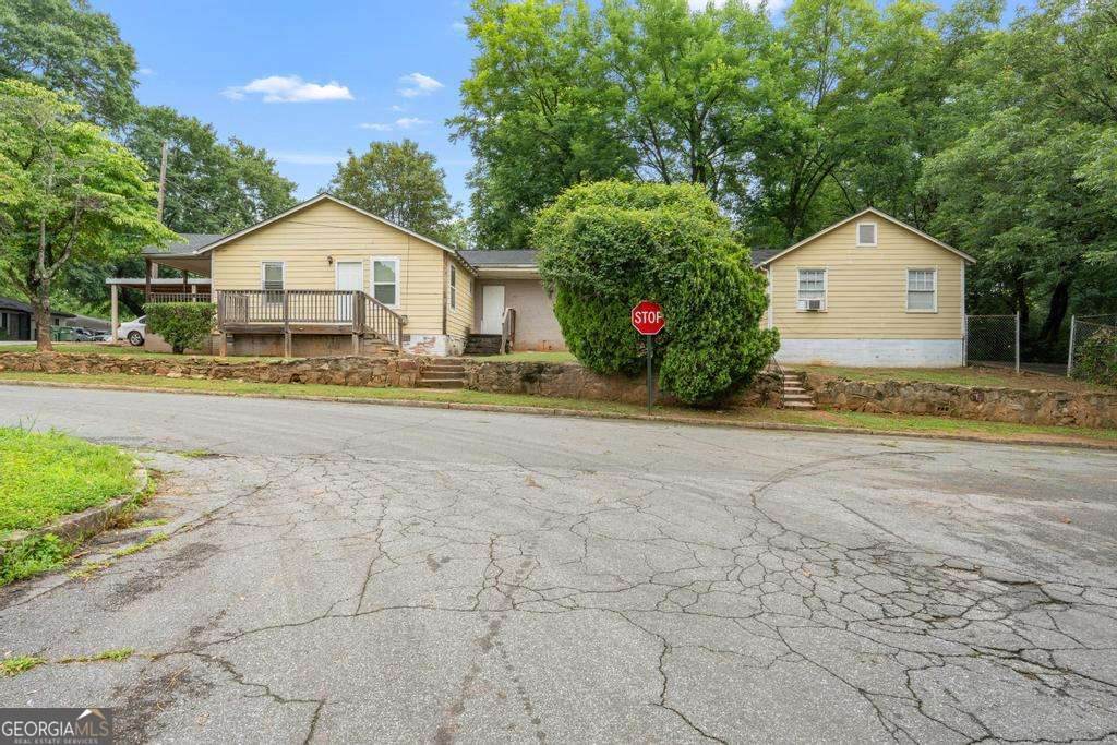 1318 Eason Street - Photo 1