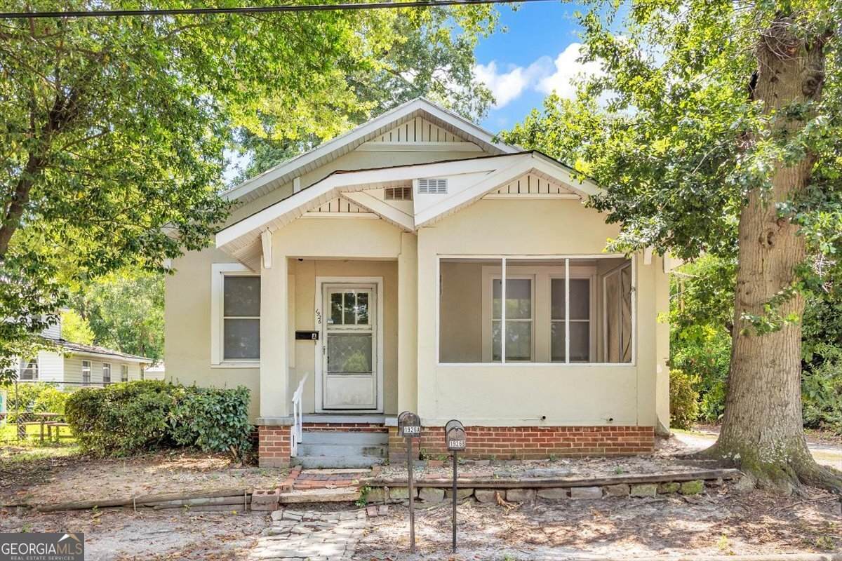 1926 Howard Avenue - Photo 1