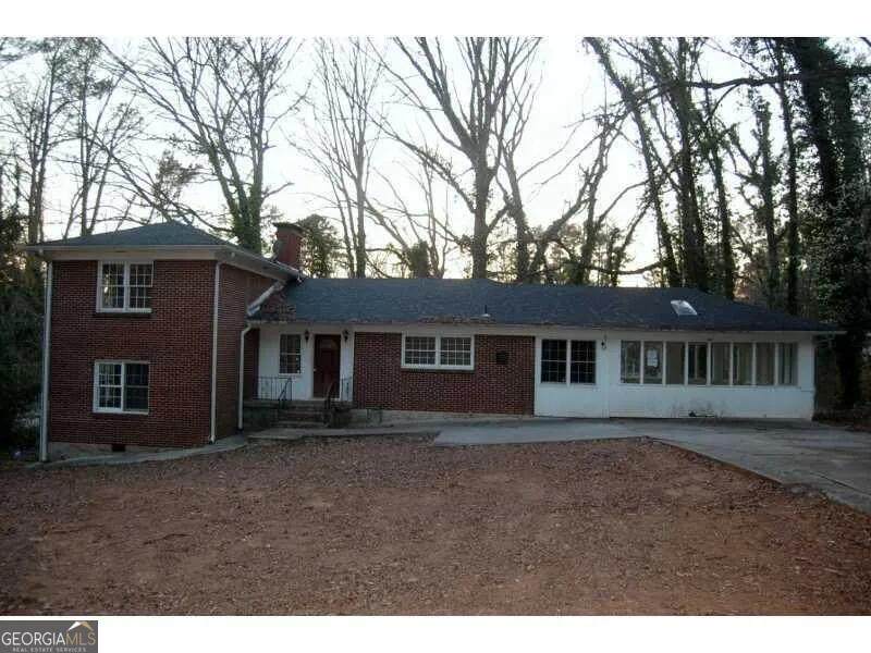 1045 Peyton Road - Photo 1